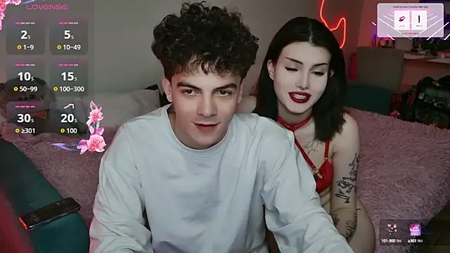 Snapshot of Alice18James chatting on 10/09/25, 12:30 Alice18James online show from 10/09/25, 12:30