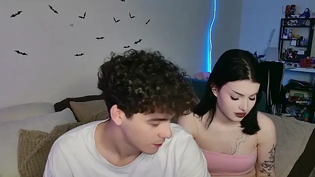 Snapshot of Alice18James chatting on 10/29/25, 02:58 Alice18James online show from 10/29/25, 02:58