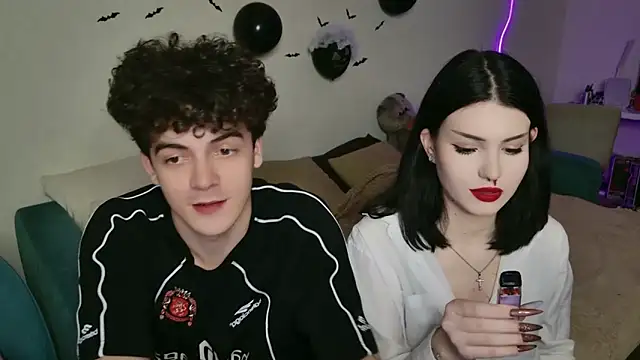 Snapshot of Alice18James chatting on 10/30/25, 03:02 Alice18James online show from 10/30/25, 03:02