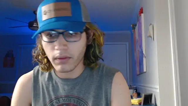 Snapshot of zacthefeetguy chatting on 12/20/25, 02:07 zacthefeetguy online show from 12/20/25, 02:07