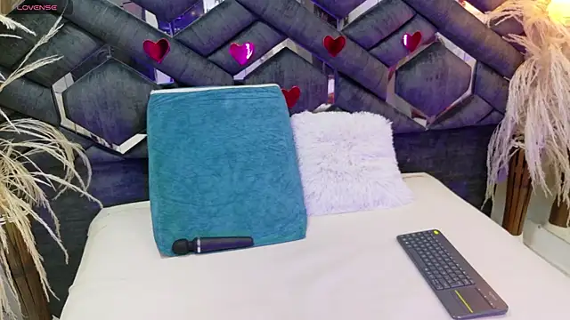 Madison 03 online show from 09/25/25, 05:44