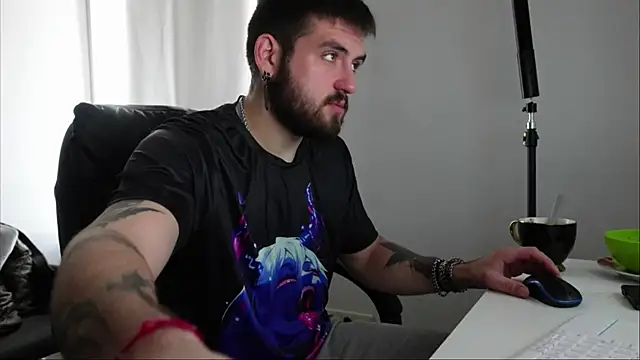 Snapshot of Mike_Platano chatting on 10/01/25, 01:28 Mike Platano online show from 10/01/25, 01:28