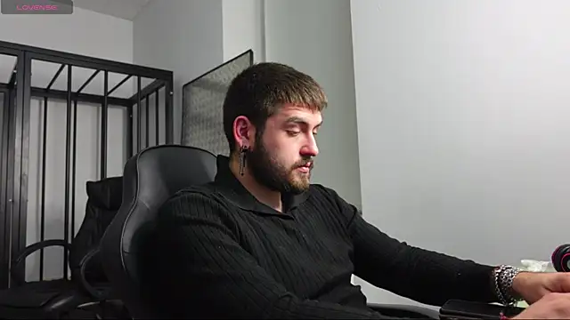 Snapshot of Mike_Platano chatting on 10/07/25, 07:11 Mike Platano online show from 10/07/25, 07:11