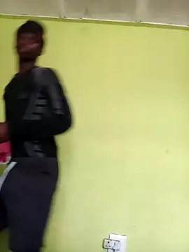 Snapshot of phumlanisanka chatting on 10/02/25, 03:41 phumlanisanka online show from 10/02/25, 03:41