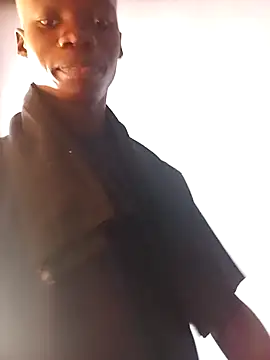 Snapshot of phumlanisanka chatting on 12/22/25, 01:41 phumlanisanka online show from 12/22/25, 01:41