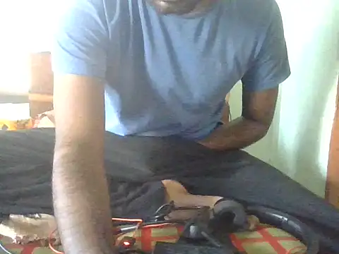 Snapshot of BlackRockPinkHead chatting on 10/15/25, 05:29 BlackRockPinkHead online show from 10/15/25, 05:29