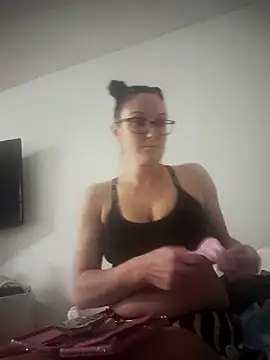 Snapshot of PrincessP8989 chatting on 02/20/26, 09:43 PrincessP8989 online show from 02/20/26, 09:43