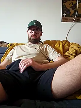 Snapshot of Loopertz chatting on 11/08/25, 08:36 Loopertz online show from 11/08/25, 08:36