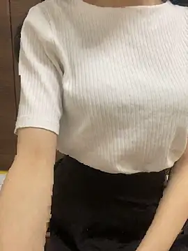 Snapshot of yayoi_jp chatting on 05/29/26, 02:37 yayoi jp online show from 05/29/26, 02:37