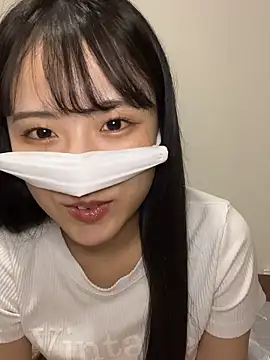 av nanashi online show from 10/10/25, 12:15