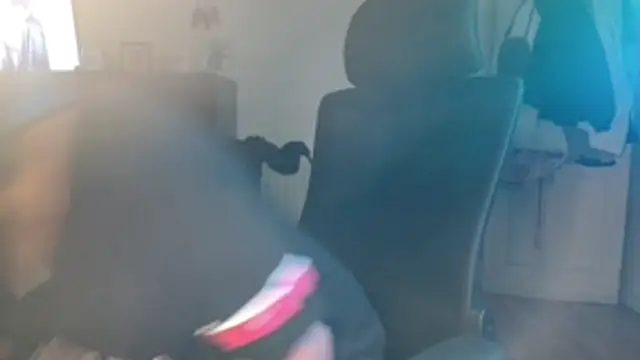 Snapshot of Prill940 chatting on 10/18/25, 04:59 Prill940 online show from 10/18/25, 04:59