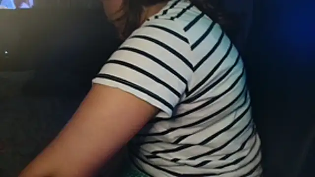 Snapshot of Prill940 chatting on 10/19/25, 05:08 Prill940 online show from 10/19/25, 05:08