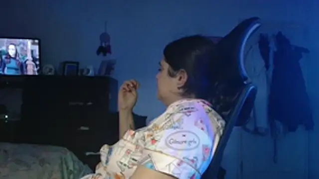 Snapshot of Prill940 chatting on 11/14/25, 06:45 Prill940 online show from 11/14/25, 06:45