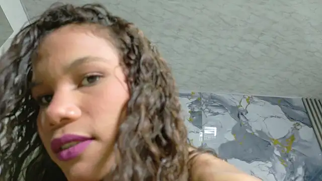 Snapshot of AngelineJolie chatting on 09/16/25, 07:04 AngelineJolie online show from 09/16/25, 07:04