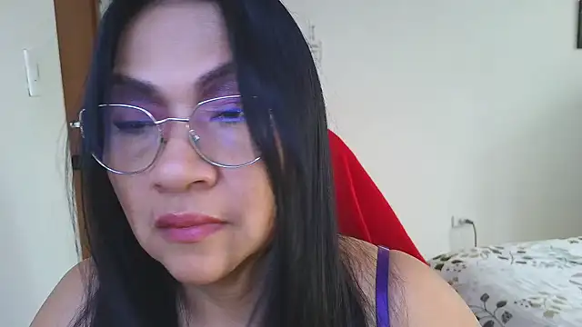 Snapshot of LissafeetHott chatting on 04/23/26, 12:29 LissafeetHott online show from 04/23/26, 12:29