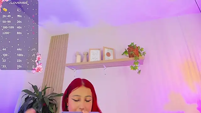 Cristalfoxy  online show from 12/03/25, 07:45