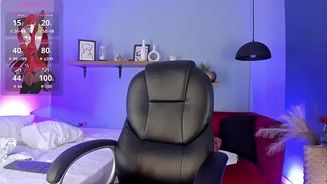 Cristalfoxy  online show from 03/18/26, 08:01