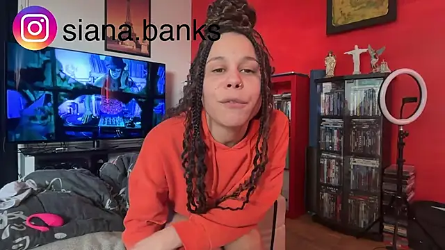 Snapshot of SianaBanks chatting on 10/27/25, 01:37 SianaBanks online show from 10/27/25, 01:37