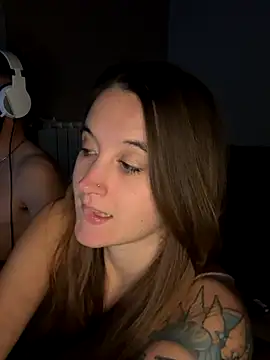 Snapshot of duomagique_off chatting on 11/26/25, 12:00 duomagique off online show from 11/26/25, 12:00