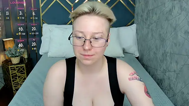 AlexandraGreen online show from 12/21/25, 04:14