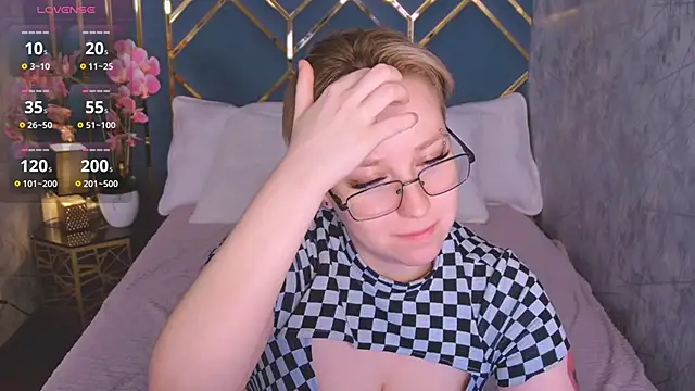 AlexandraGreen online show from 04/06/26, 09:05