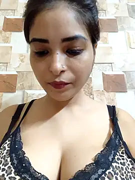 QUEEN-ADITI online show from 09/28/25, 02:50