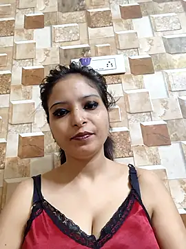 QUEEN-ADITI online show from 11/29/25, 03:26