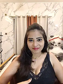 QUEEN-ADITI online show from 03/29/26, 05:46