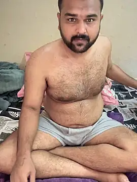 Snapshot of hahaha1319 chatting on 10/06/25, 04:43 hahaha1319 online show from 10/06/25, 04:43