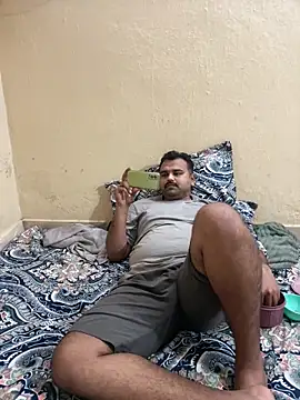 Snapshot of hahaha1319 chatting on 12/18/25, 07:20 hahaha1319 online show from 12/18/25, 07:20