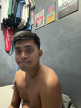 Snapshot of MisterMidnightXXX chatting on 07/01/26, 06:04 MisterMidnightXXX online show from 07/01/26, 06:04