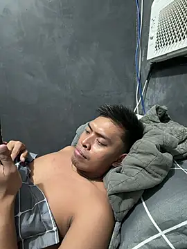 Snapshot of MisterMidnightXXX chatting on 07/17/26, 05:36 MisterMidnightXXX online show from 07/17/26, 05:36