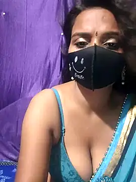 Snapshot of cutie_pei002 chatting on 11/05/25, 01:44 cutie pei002 online show from 11/05/25, 01:44