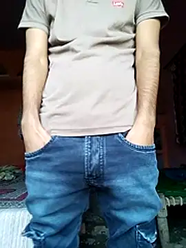 Snapshot of YourTarzan chatting on 10/23/25, 07:07 YourTarzan online show from 10/23/25, 07:07