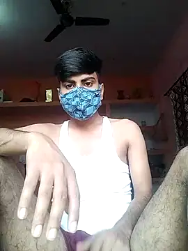 Snapshot of YourTarzan chatting on 10/26/25, 04:18 YourTarzan online show from 10/26/25, 04:18