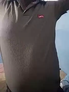 Snapshot of YourTarzan chatting on 11/01/25, 08:00 YourTarzan online show from 11/01/25, 08:00