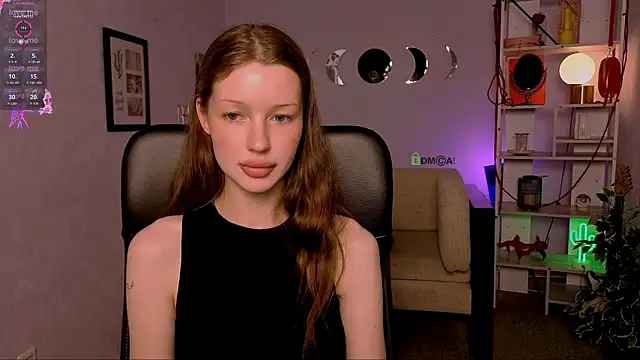 Snapshot of khloebeauty chatting on 06/18/26, 09:14 khloebeauty online show from 06/18/26, 09:14