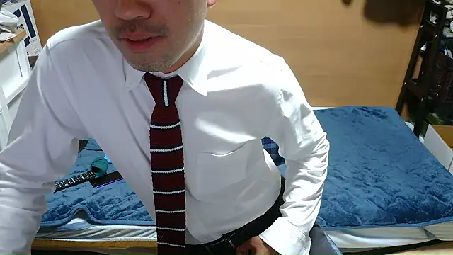 erosuke9 online show from 12/16/25, 12:32