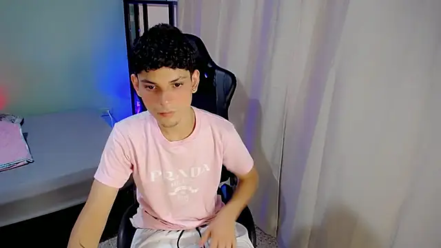 dilan hott  online show from 09/30/25, 08:14