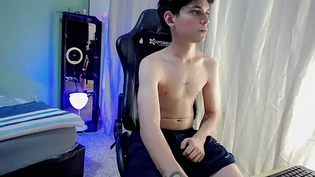 dilan hott  online show from 10/14/25, 08:31