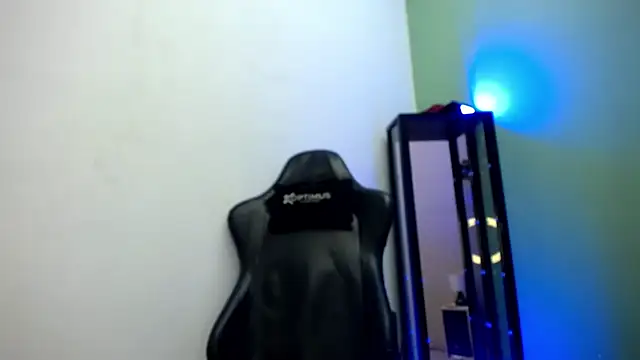 dilan hott  online show from 01/14/26, 08:47