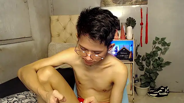 Snapshot of Skinny_CumLoader69 chatting on 09/09/25, 04:17 Skinny CumLoader69 online show from 09/09/25, 04:17