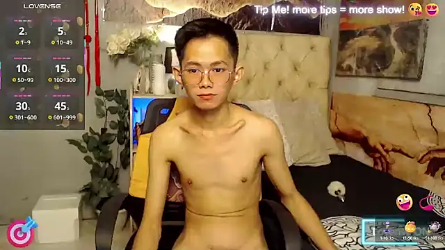 Snapshot of Skinny_CumLoader69 chatting on 09/26/25, 02:43 Skinny CumLoader69 online show from 09/26/25, 02:43