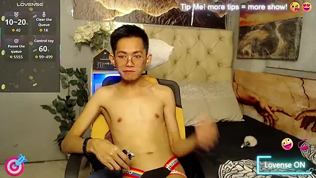 Snapshot of Skinny_CumLoader69 chatting on 09/28/25, 01:38 Skinny CumLoader69 online show from 09/28/25, 01:38