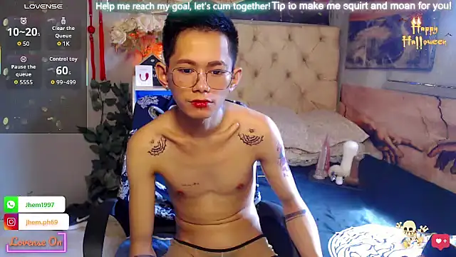 Snapshot of Skinny_CumLoader69 chatting on 10/31/25, 06:03 Skinny CumLoader69 online show from 10/31/25, 06:03