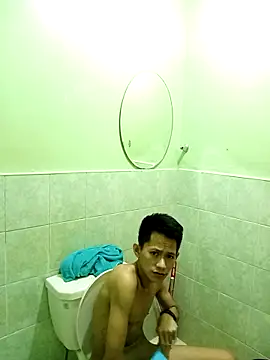 Snapshot of Skinny_CumLoader69 chatting on 11/07/25, 06:57 Skinny CumLoader69 online show from 11/07/25, 06:57