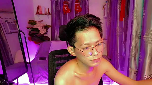 Snapshot of Skinny_CumLoader69 chatting on 11/22/25, 06:18 Skinny CumLoader69 online show from 11/22/25, 06:18