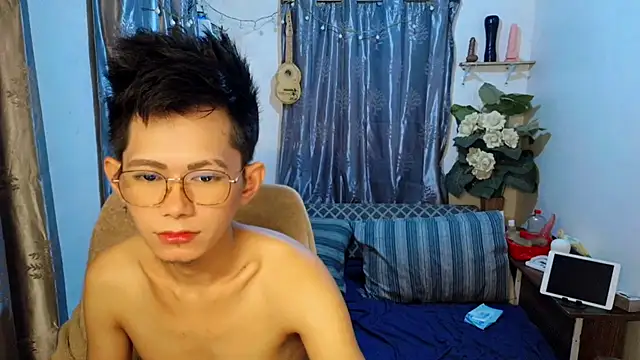 Snapshot of Skinny_CumLoader69 chatting on 02/06/26, 12:19 Skinny CumLoader69 online show from 02/06/26, 12:19