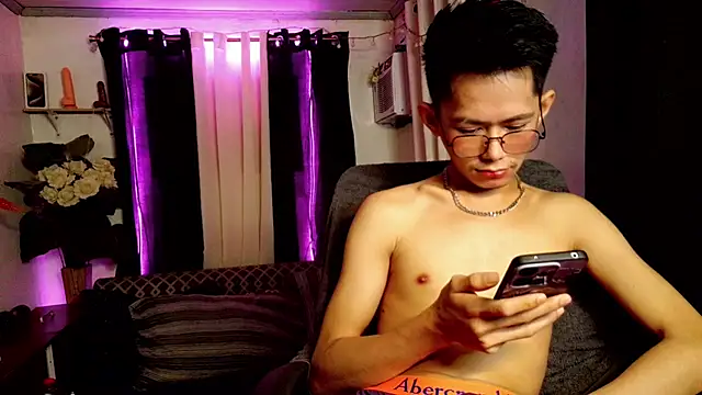 Snapshot of Skinny_CumLoader69 chatting on 02/26/26, 08:30 Skinny CumLoader69 online show from 02/26/26, 08:30