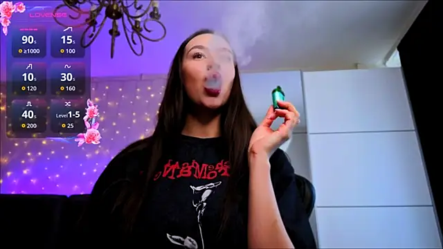 Veronica Larsson online show from 04/10/26, 12:43